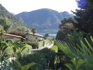 Blick vom Haus auf den Luganer See