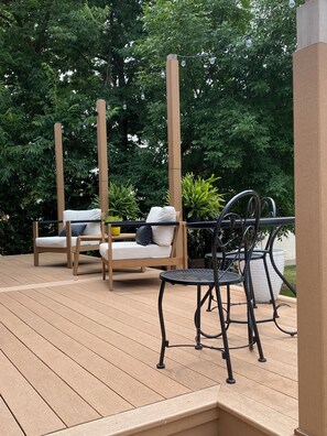 Upper deck