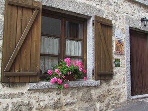 Entrada casa rural de gredos la esperilla