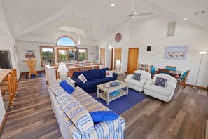 Surf-or-Sound-Realty-393-Sandfiddler-Living room 2