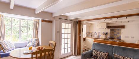 Open plan living at Cuckoo Tor 