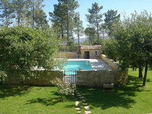 holiday ocation ROUSSILLON cottage for rent pool