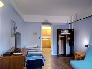 The apartment can easily accommodate 3 people.