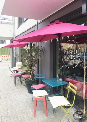 屋外ダイニングエリア
