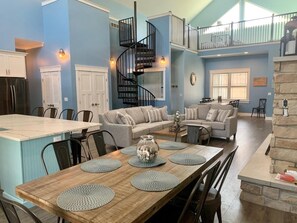 view of common area from the rear of the house