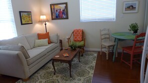 Coconut Palm Living/dining area