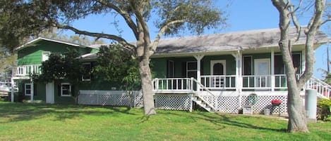 Welcome to The Grand Creek Retreat on Caney Creek in Sargent, Texas!!