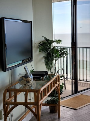 Living Room Flat Screen TV with Wifi