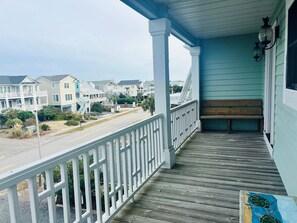 Upper Level Streetside Deck