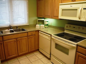 Fully equipped kitchen, with everything you need to cook gourmet meals.