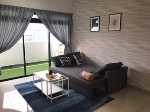 Cozy Condo At The Meridin@Medini