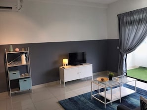 Cozy Condo At The Meridin@Medini