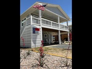 Magnolia Cottage Front & Side View