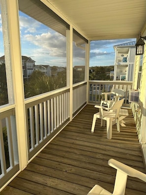 Screened Upper Level Front Porch