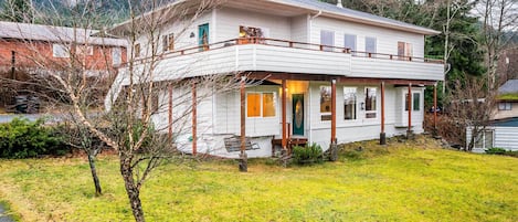 Ketchikan Vacation Rental | 4BR | 2BA | 3,136 Sq Ft | Stairs Required