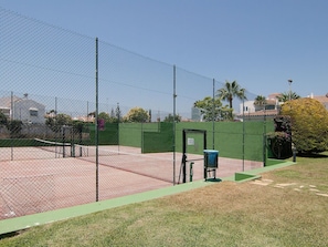Sportveranstaltung, Maschendraht Fechten, Tennisplatz, Netz, Himmel, Gras, Zaun, Baum, Linie, Wire Fechten