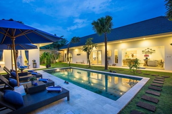 Charming 3 Bedroom Villa1 Near Seminyak;