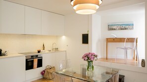 A fully equipped kitchenette with all you need for your meals.
#kitchenette #portugal #pt #lisbon