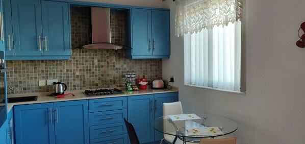 Kitchen/dining area