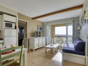 Meubles, Table, Bâtiment, Cadre, Bois, Cabinetry, Porte, Tiroir, Confort, Salon