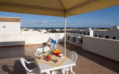 Brandneues Rossoarancio-Apartment mit Panoramaterrasse