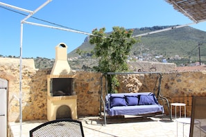 Bottom patio
Terrasse du bas