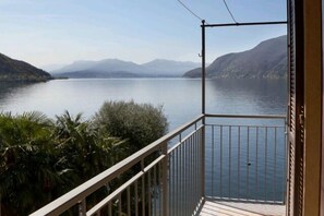 Ca. 8 m² großer Balkon mit gigantischer Seesicht