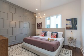 Bedroom 1 - 1 King Size Bed