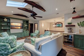 2nd Floor Living Area