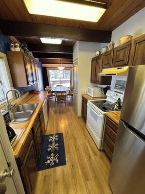 Kitchen with Dinning 