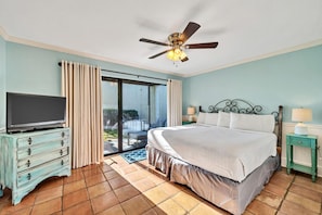 Primary Bedroom Ceiling Fans for A Cool Breeze
