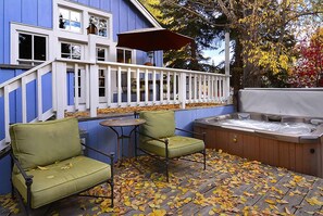 Hot Tub and Back Deck
