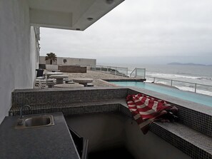 grill on the common area