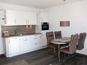 Moderne und gemütliche Ferienwohnung für bis zu 2 Personen und Hund, Haus Pole Poppenspäler Whg. 9, 1. OG, Ortsteil Bad, Nähe Strandpromenade