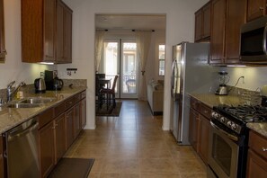 Gourmet kitchen