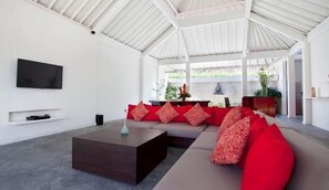 3 Bedroom Tropical Garden Villa, Legian>