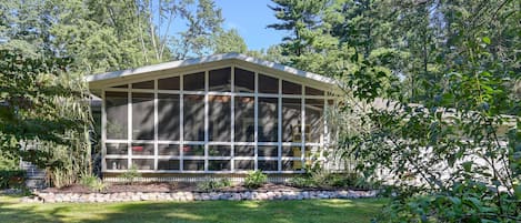 Welcome to Rosie’s Cottage in Sawyer, MI, on the lake side of the Red Arrow 