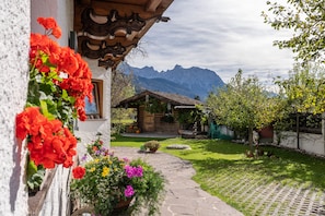 Fahrradhütte mit Stromanschluß