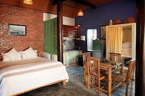 Heaven Wooden House Hoi An interior