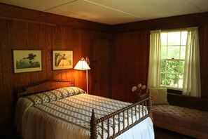 Downstairs Bedroom (Double Bed)