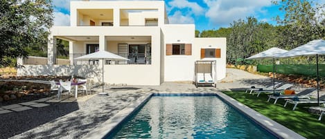 Villa Aigues Blanques. Ibiza. Rustige omgeving