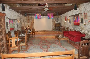 The Medieval Assembly Hall holds up to 50+ for events - can be used as
a cinem