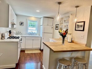 Bright and renovated kitchen 
