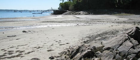 Underwood Cove/Beach - a short walk away - great for kayak or SUP!