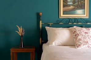 Rich colours and deep tones reign at this self-catering cottage.