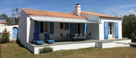 Terrasse sous le soleil 