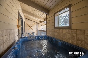 Private Outdoor Sheltered Hot Tub