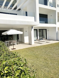 Luxury Brand New apartment next to Atalaya Golf