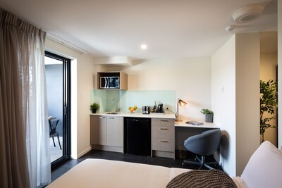 Ascot Budget Residences - Close to Brisbane Airport & Racecourses