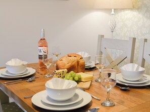 Contemporary dining table and chairs | Four Winds, Drumnadrochit, near Inverness
